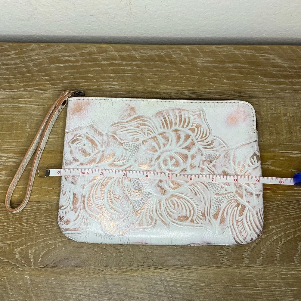 Patricia Nash Cassini White and Copper Wristlet with Metalic Rose Design